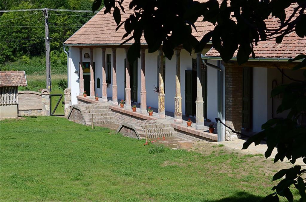 Hotel Zengőalja Vendégház Erzsébet Esterno foto